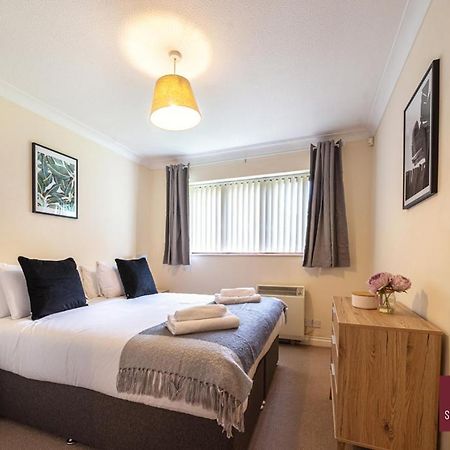 Maidenhead - 2 Bed & Parking Leilighet Eksteriør bilde