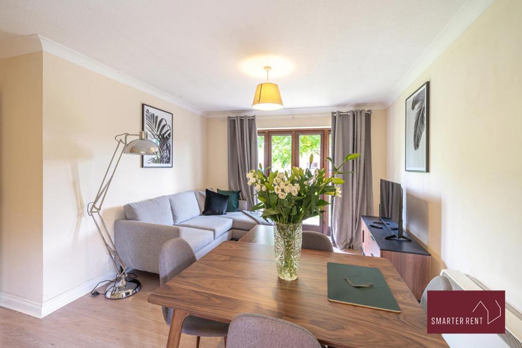 Maidenhead - 2 Bed & Parking Leilighet Eksteriør bilde